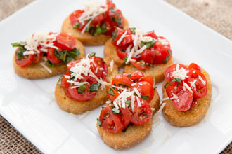 everyday-tomato-basil-bruscheta